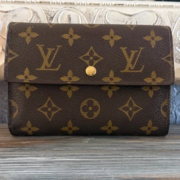 Louis Vuitton Portefeuille Tresor Etui Papiers Porte Tresor Etui Papier Wallet